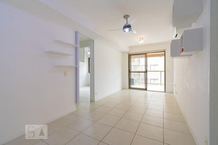 Sala de apartamento para alugar com 2 quartos, 74m² em Freguesia (jacarepaguá), Rio de Janeiro