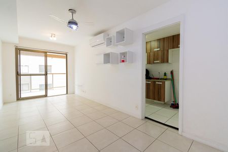 Sala de apartamento para alugar com 2 quartos, 74m² em Freguesia (jacarepaguá), Rio de Janeiro