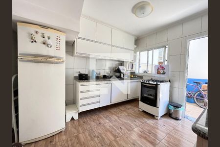 Casa à venda com 110m², 3 quartos e 3 vagasCozinha 