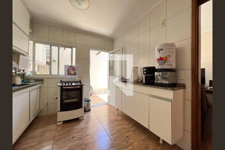 Casa à venda com 110m², 3 quartos e 3 vagasCozinha 