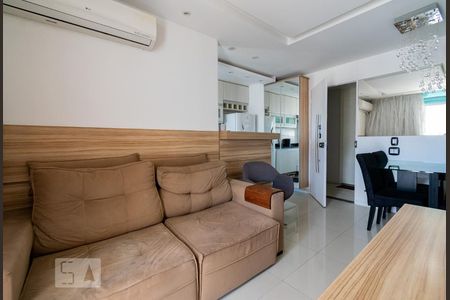 Sala de apartamento para alugar com 2 quartos, 50m² em Jacarepaguá, Rio de Janeiro