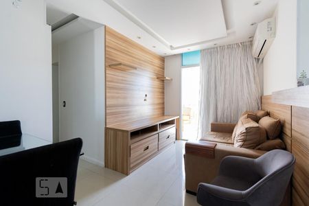 Sala de apartamento para alugar com 2 quartos, 50m² em Jacarepaguá, Rio de Janeiro