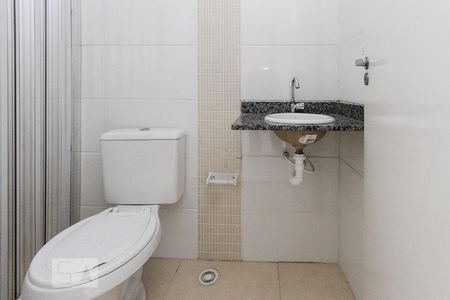 Casa de condomínio para alugar com 65m², 2 quartos e 1 vaga Casa de condomínio para alugar com 65m², 2 quartos e 1 vagaBanheiro da suite