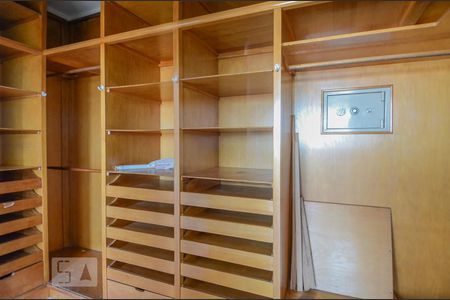 Apartamento para alugar com 180m², 3 quartos e 1 vagaClouset