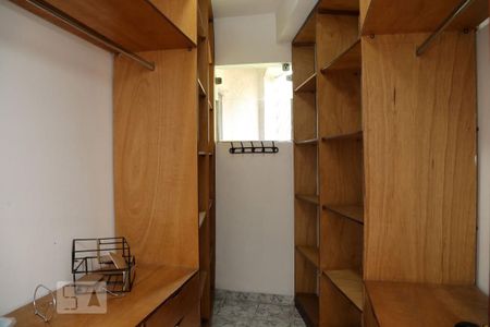 Casa à venda com 400m², 5 quartos e 5 vagasCloset da suíte