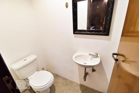 Casa para alugar com 115m², 3 quartos e 1 vaga Casa para alugar com 115m², 3 quartos e 1 vagaBanheiro da Churrasqueira