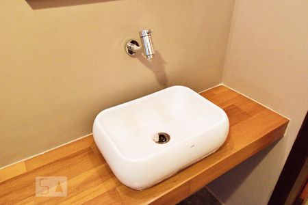 Lavabo de casa para alugar com 3 quartos, 115m² em Paraíso do Morumbi, São Paulo