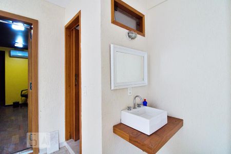 Casa para alugar com 115m², 3 quartos e 1 vaga Casa para alugar com 115m², 3 quartos e 1 vagaLavabo na Garagem