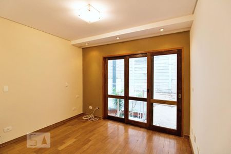 Casa para alugar com 115m², 3 quartos e 1 vaga Casa para alugar com 115m², 3 quartos e 1 vagaSuíte 1