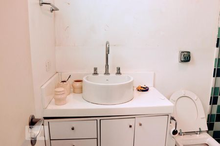 Casa à venda com 300m², 3 quartos e 4 vagasBanheiro 1