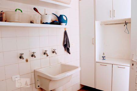 Casa à venda com 300m², 3 quartos e 4 vagasÁrea de Serviço