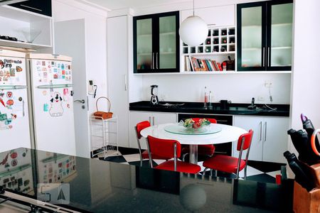 Casa à venda com 300m², 3 quartos e 4 vagasCozinha