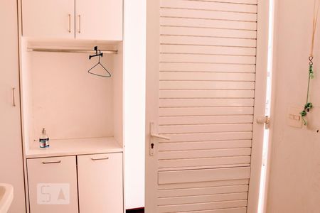 Casa à venda com 300m², 3 quartos e 4 vagasÁrea de Serviço