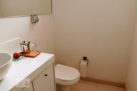 Casa à venda com 300m², 3 quartos e 4 vagasBanheiro 2