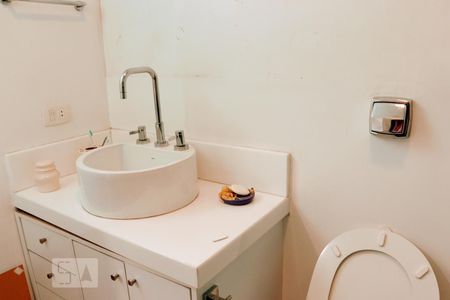 Casa à venda com 300m², 3 quartos e 4 vagasBanheiro 1