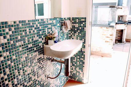 Casa à venda com 300m², 3 quartos e 4 vagasBanheiro de Serviço 2