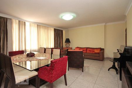 Sala de apartamento para alugar com 3 quartos, 200m² em Bela Vista, São Paulo