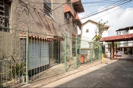 Apartamento para alugar com 72m², 3 quartos e sem vaga Apartamento para alugar com 72m², 3 quartos e sem vagaEntrada