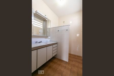 Casa à venda com 456m², 4 quartos e 14 vagasBanheiro da Suíte