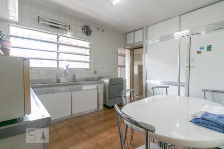 Casa à venda com 456m², 4 quartos e 14 vagasCozinha