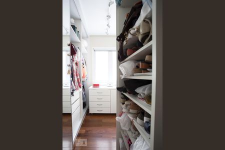 Casa à venda com 120m², 2 quartos e 2 vagasCloset da suíte 1