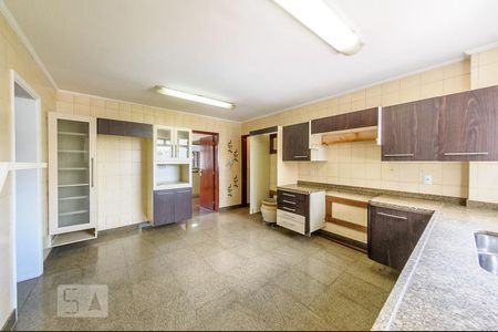 Apartamento à venda com 199m², 4 quartos e 2 vagasCozinha