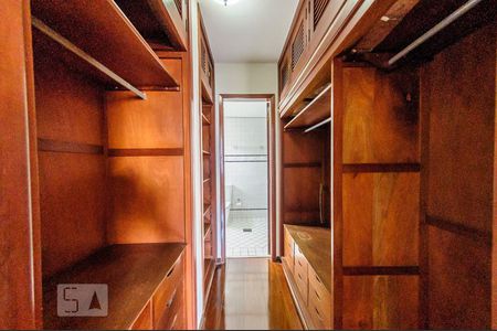 Apartamento à venda com 199m², 4 quartos e 2 vagasCloset - Suite Master