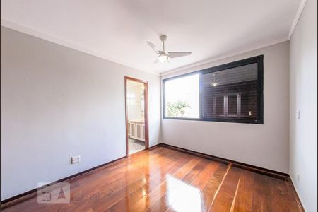 Apartamento à venda com 199m², 4 quartos e 2 vagasQuarto 3 - Suite