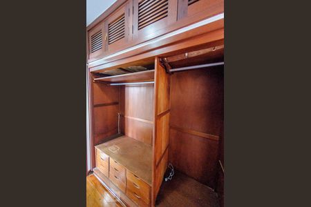 Apartamento à venda com 199m², 4 quartos e 2 vagasCloset - Suite Master