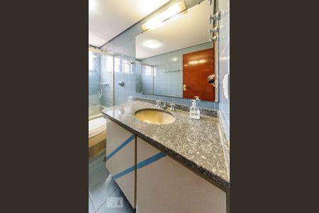 Apartamento à venda com 199m², 4 quartos e 2 vagasBanheiro Social