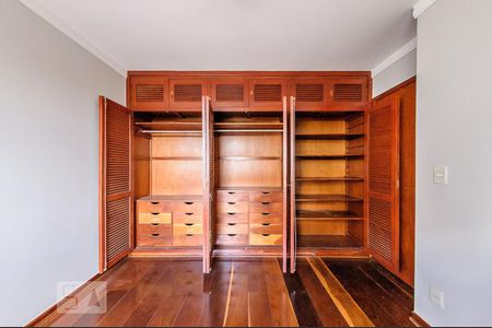 Apartamento à venda com 199m², 4 quartos e 2 vagasQuarto 2