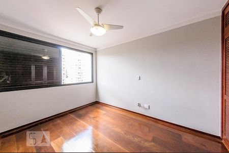 Apartamento à venda com 199m², 4 quartos e 2 vagasQuarto 2