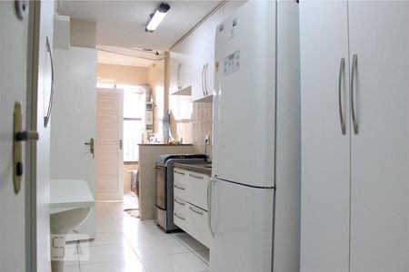 Apartamento à venda com 100m², 2 quartos e 2 vagasCozinha