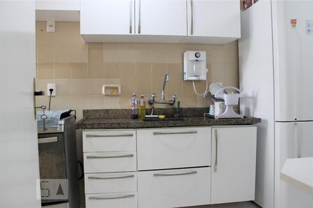 Apartamento à venda com 100m², 2 quartos e 2 vagasCozinha
