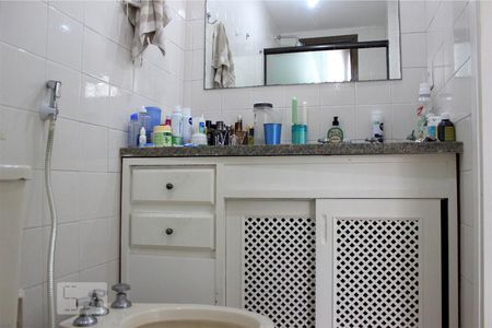 Apartamento à venda com 100m², 2 quartos e 2 vagasBanheiro da Suíte