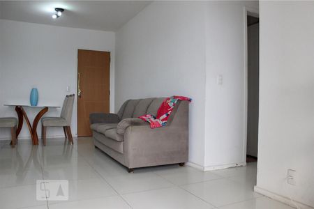 Apartamento à venda com 100m², 2 quartos e 2 vagasSala