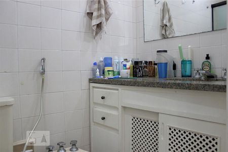 Apartamento à venda com 100m², 2 quartos e 2 vagasBanheiro da Suíte