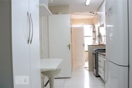 Apartamento à venda com 100m², 2 quartos e 2 vagasCozinha