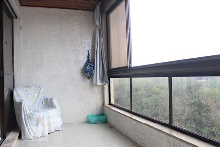 Apartamento à venda com 100m², 2 quartos e 2 vagasVaranda