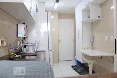 Apartamento à venda com 100m², 2 quartos e 2 vagasCozinha