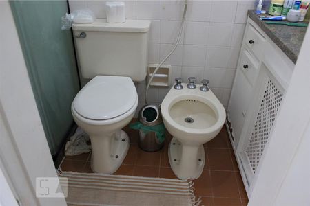 Apartamento à venda com 100m², 2 quartos e 2 vagasBanheiro da Suíte