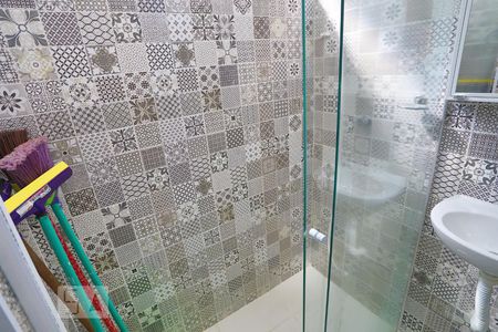 Banheiro de kitnet/studio para alugar com 1 quarto, 30m² em Embaré, Santos