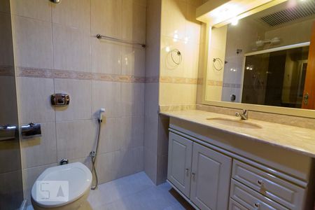 Apartamento à venda com 83m², 2 quartos e 1 vagaBanheiro Social