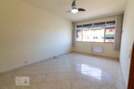 Apartamento à venda com 83m², 2 quartos e 1 vagaSala