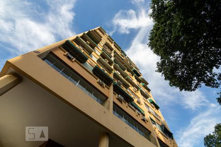 Apartamento à venda com 83m², 2 quartos e 1 vagaFachada