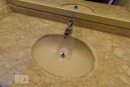 Apartamento à venda com 83m², 2 quartos e 1 vagaBanheiro Social