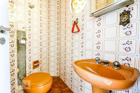 Casa à venda com 181m², 4 quartos e 3 vagasBanheiro Suíte 2