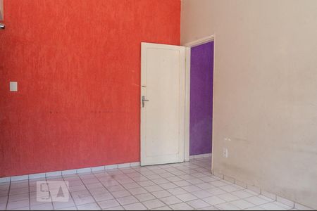 Sala de casa para alugar com 2 quartos, 52m² em Vila Bertioga, São Paulo