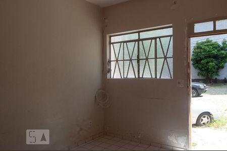 Sala de casa para alugar com 2 quartos, 52m² em Vila Bertioga, São Paulo