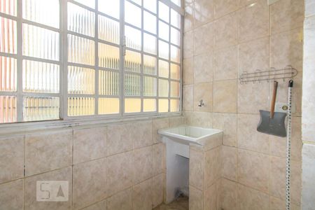 Casa à venda com 200m², 2 quartos e 4 vagas Casa à venda com 200m², 2 quartos e 4 vagasLavanderia